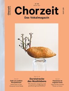 Chorzeit Nr. 80 (März 2021) Eine Süßkartoffel mit Trieben steht auf einem Glas vor hellem Hintergrund. Die Themen sind Perspektiven und psychische Gesundheit im Musikleben.