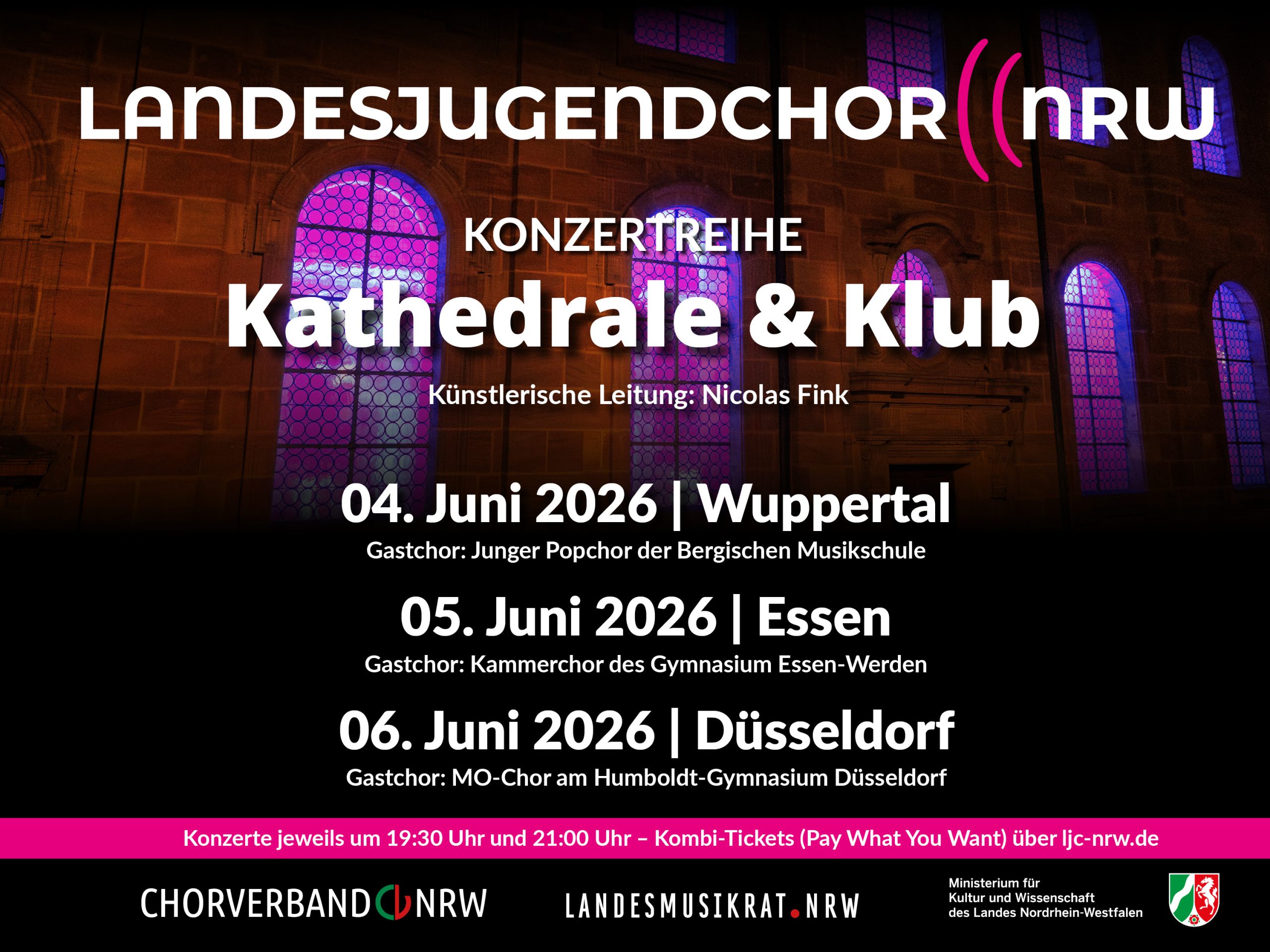 Im Hintergrund ist eine Backsteinmauer mit lila angestrahlten Kirchenfenstern zu sehen. In weißer Schrift steht darauf Kathedrale und Klub
