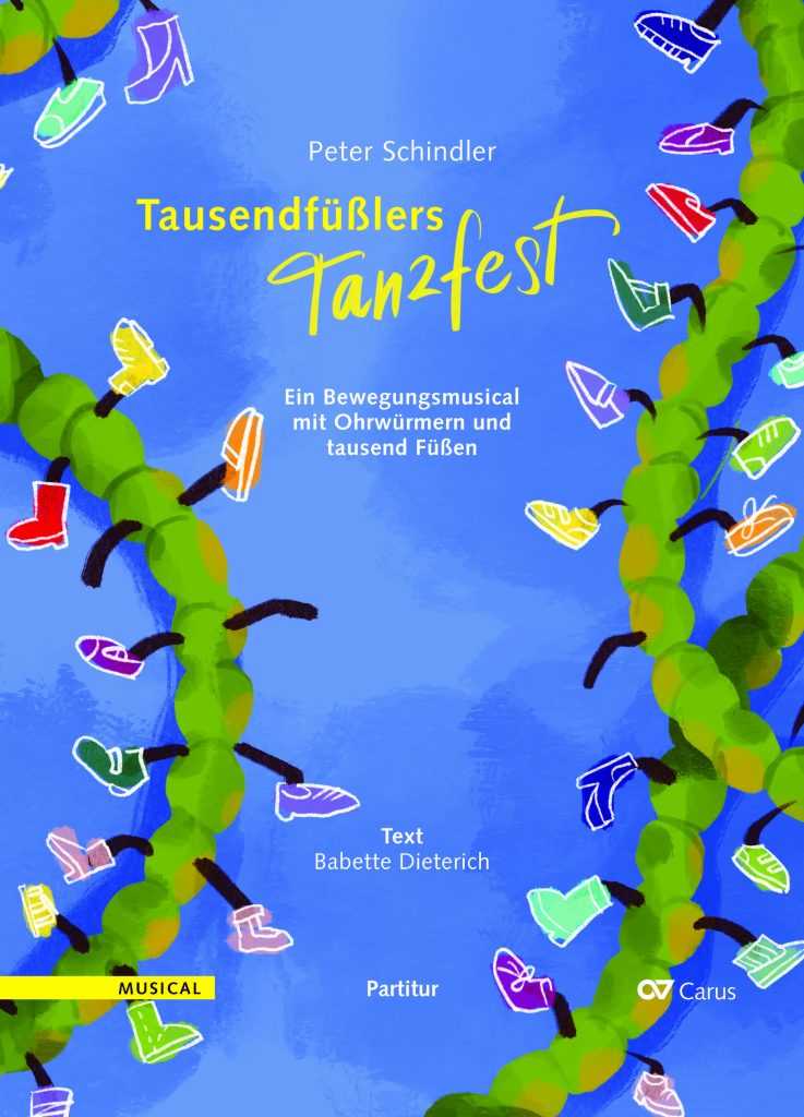 Cover der besprochenen Noten: Teile von einem grünen Tausendfüßler mit sehr vielen bunten Schuhen auf blauem Hintergrund